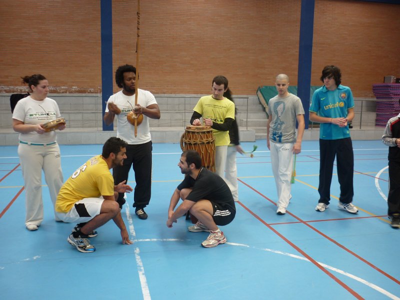 CAPOEIRA CON ROMEU 24.4.2012.JPG